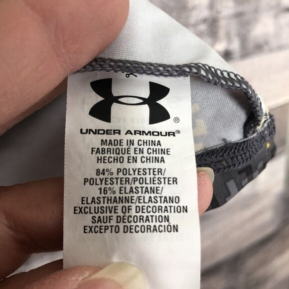 Boy's Under Armour Pixeled HeatGear Compression Shirt (Youth Large) - Picture 3 of 8